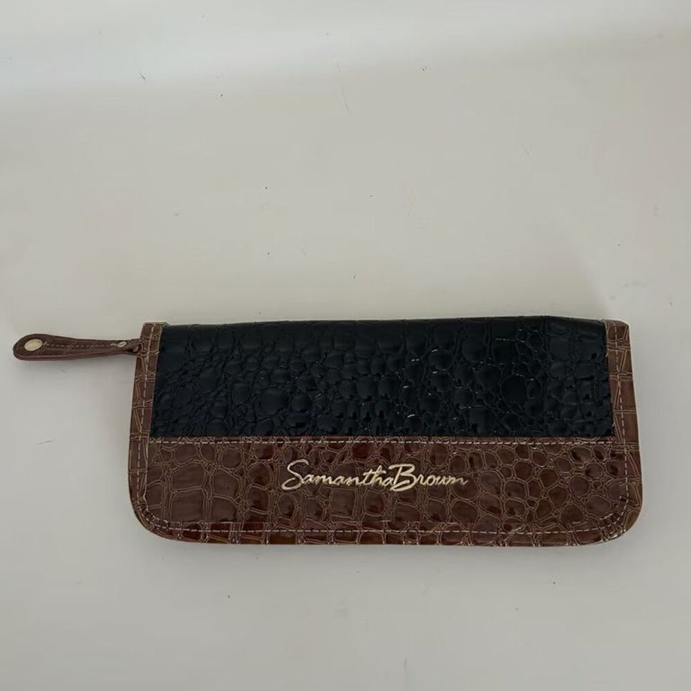 Samantha Brown Travel Wallet Passport Holder Wristlet Clutch Croc Embossed Brown